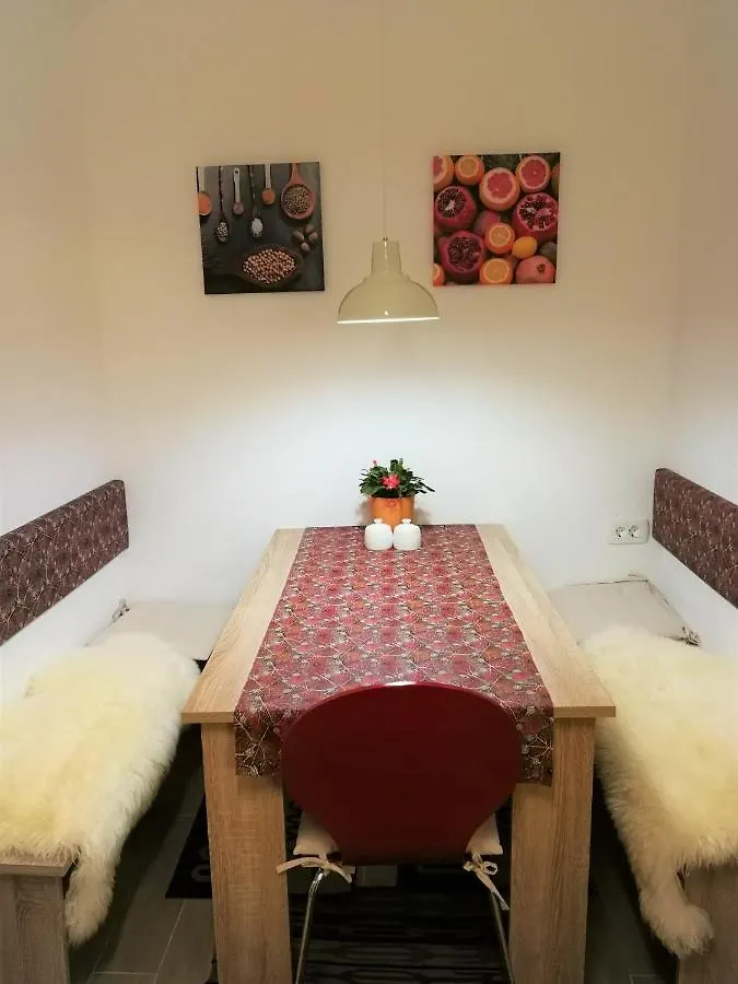 شقة ليوبليانا  في Yellow House سلوفينيا