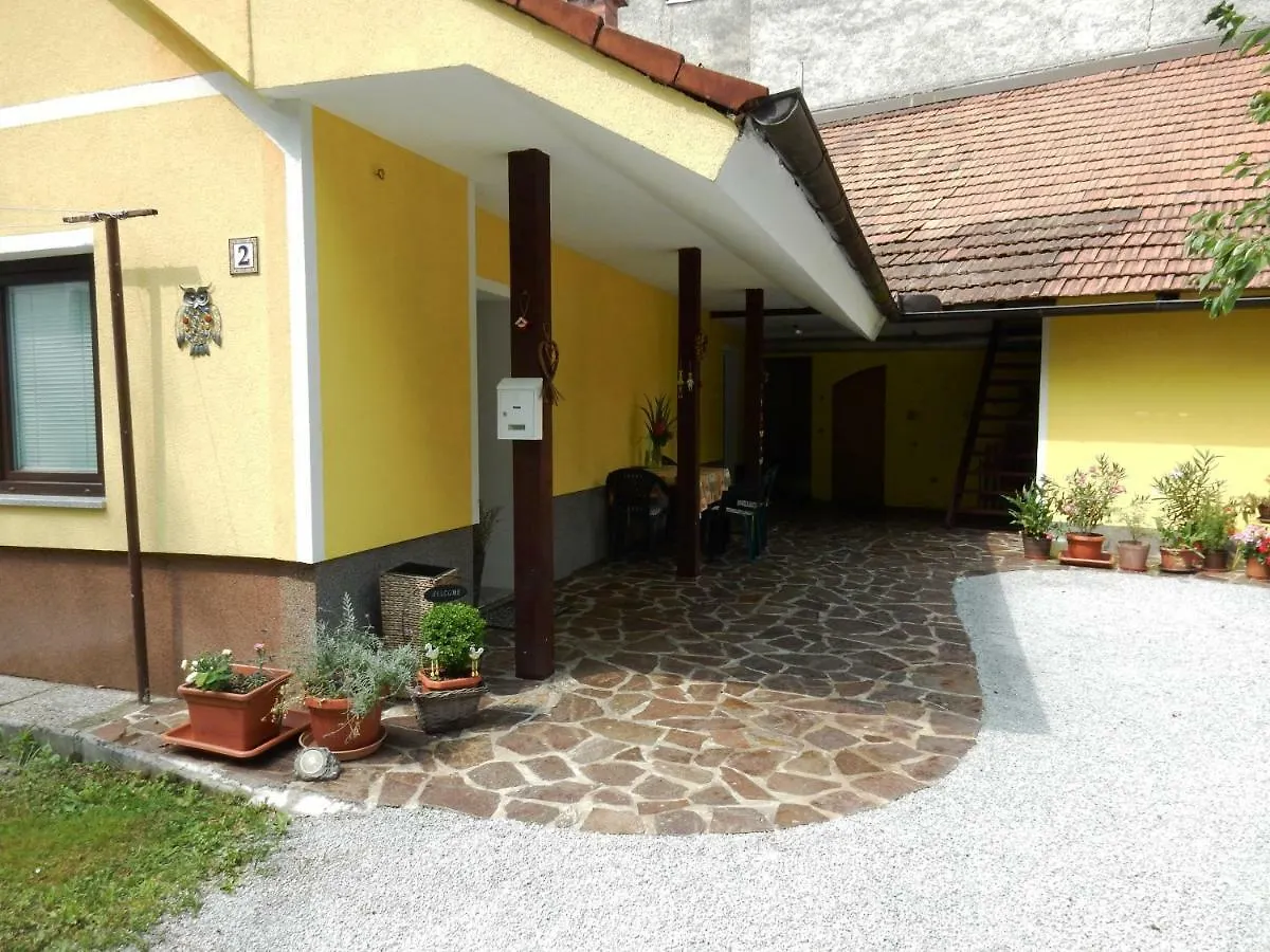 شقة ليوبليانا  في Yellow House